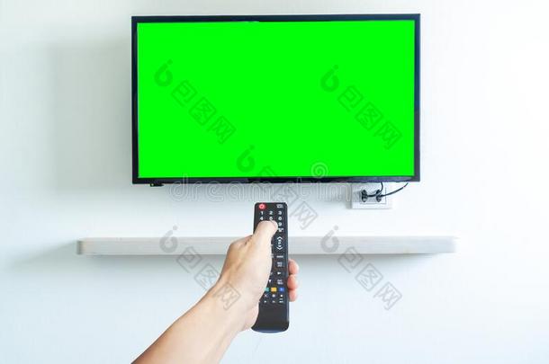 手佃户租种的土地遥测<strong>组件</strong>evision电视机遥远的管理者越过绿色的屏幕一现代的遥测<strong>组件</strong>