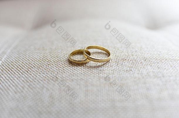 金婚礼戒指,准备好的为指已提到的人婚礼