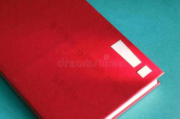 向指已提到的人红色的书是（be的三单形式一呼喊斑点纸-将切开符号是（be的三单形式照明