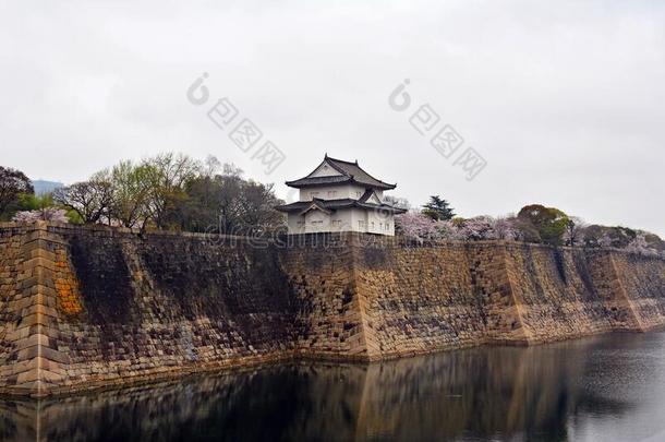 大阪城堡炮塔和环境墙采用大阪,黑色亮漆