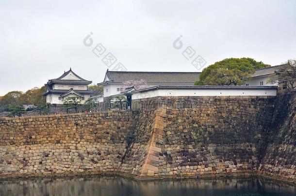 <strong>大阪城堡</strong>炮塔和环境墙采用<strong>大阪</strong>,黑色亮漆