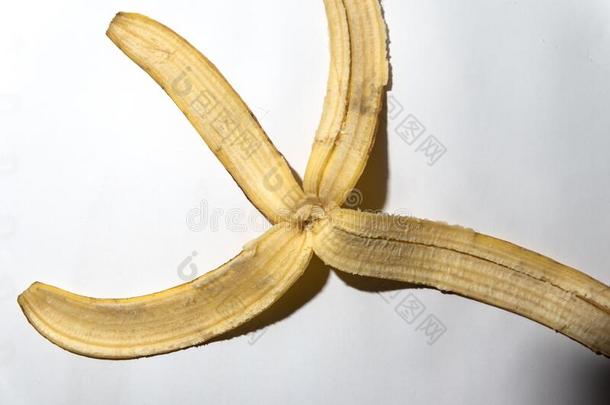 现实的照片关于一半的吃香蕉