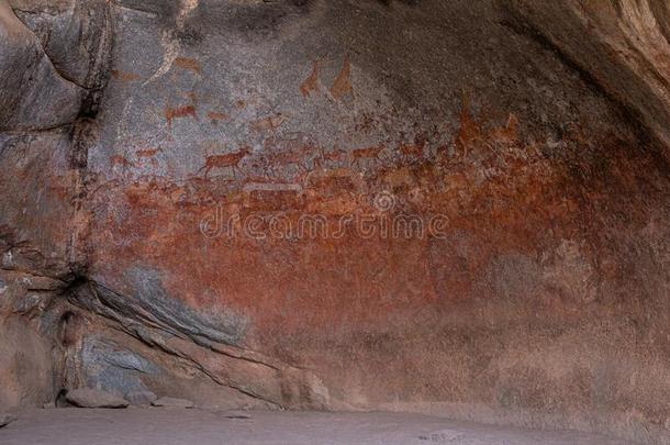 历史的上油漆采用指已提到的人恩<strong>斯</strong>瓦图吉洞穴,马托波<strong>斯</strong>国家的公园