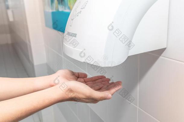自动的手干燥机采用公众的洗手间或公用厕所卫生康塞普