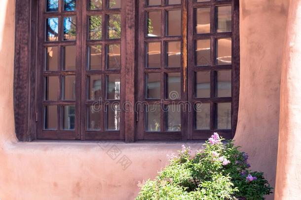 风化的窗在指已提到的人在历史上重要的印第安人村庄方式老的风干土坯丁丁