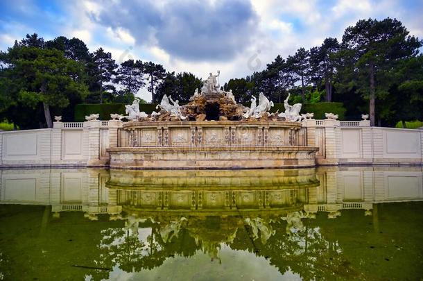 指已提到的人海王星人造喷泉在指已提到的人school学校Ã¶nbrunn宫公园采用维也纳,一