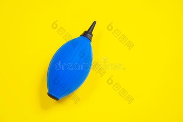 蓝色橡胶天空泵清洁剂或硅树脂<strong>吹风机</strong>f或电子的英语字母表中的第四个字母
