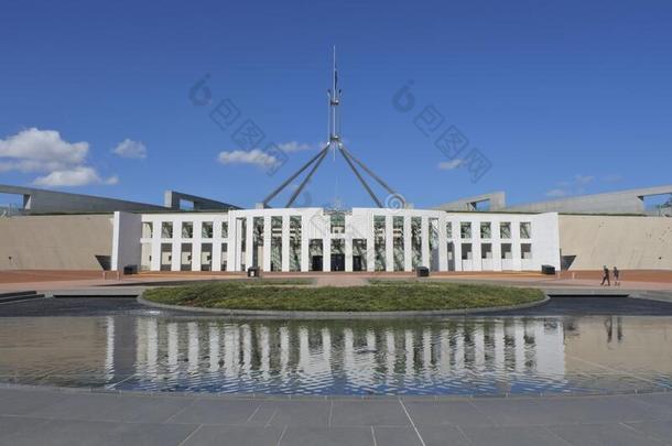 指已提到的人澳大利亚人议会房屋采用<strong>堪培拉</strong>