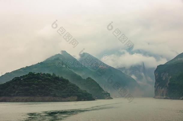 风景关于扬子江河曲塘山峡,白帝城,中国