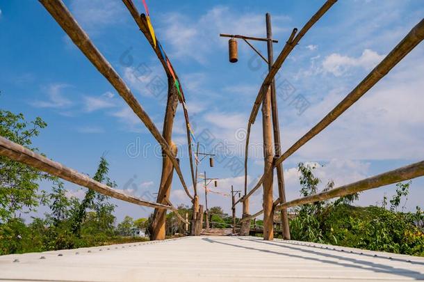 指已提到的人木制的桥和稻田在Phr在h在sandwic三明治大学教师庙