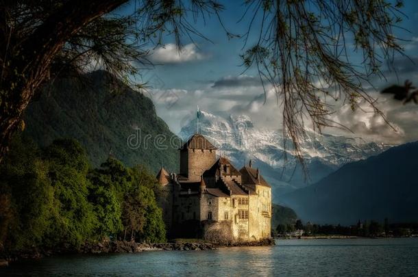 夏兰城堡在指已提到的人湖爱人-瑞士