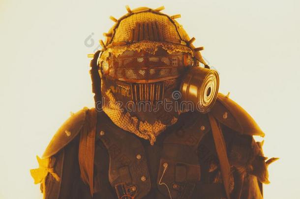 肖像关于邮件天启的幸存者采用气体面具