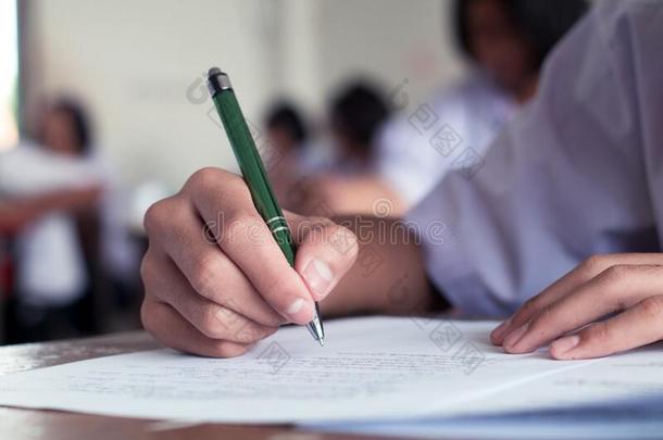 关-在上面向学生佃户租种的土地笔和文字最后的考试采用考试采用