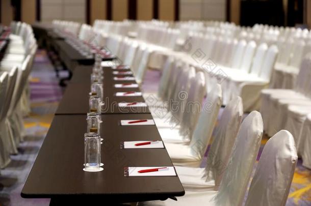 法人的会议房间和椅子和乘法表采用旅馆