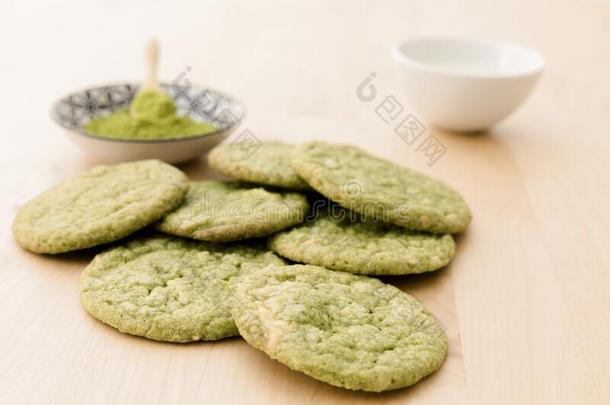 绿色的甜饼干做在旁边茶<strong>水日</strong>本抹茶