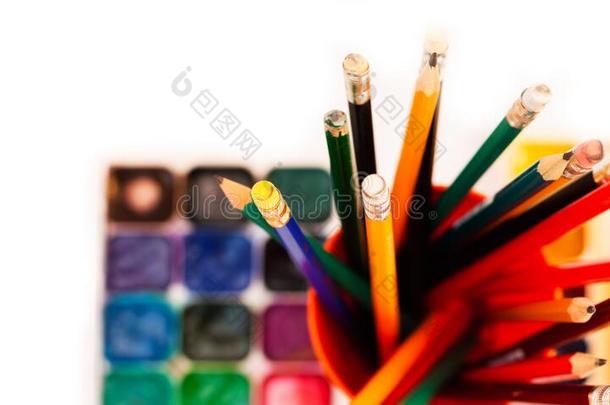 水彩颜料,擦好用过的,<strong>铅笔</strong>采用支持物向白色的