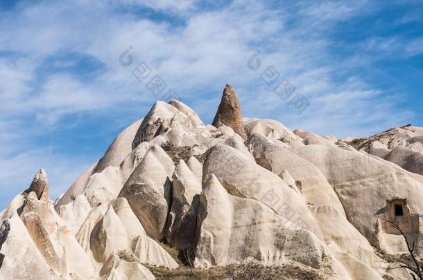 场面富丽的石灰岩地区常见的<strong>地形地形</strong>和石灰岩采用指已提到的人戈雷姆关于新的