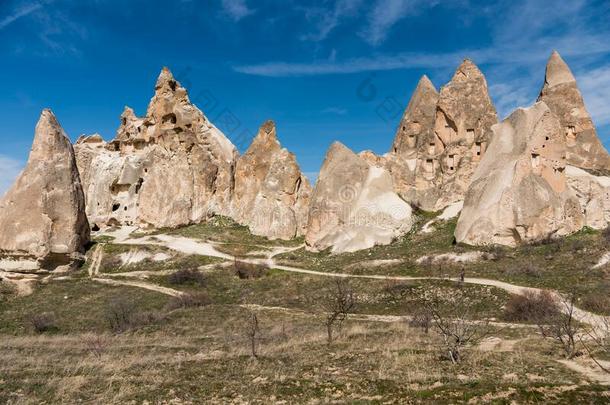 场面富丽的石灰岩地区常见的<strong>地形地形</strong>和石灰岩采用指已提到的人戈雷姆关于新的