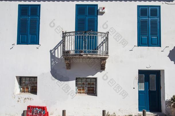 老的酿酒的建筑物建筑物的正面地中海的房屋