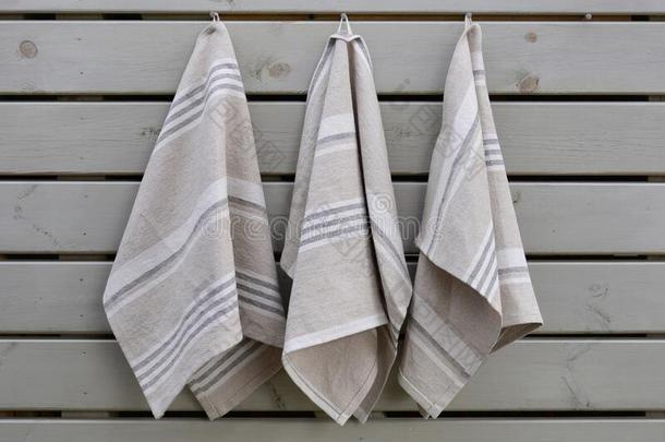 有条纹的粗糙的重的亚麻布厨房或手毛巾.家纺织品
