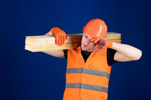 木工,木工,体力劳动者,建设者向疲倦的面容支撑wickets三柱门