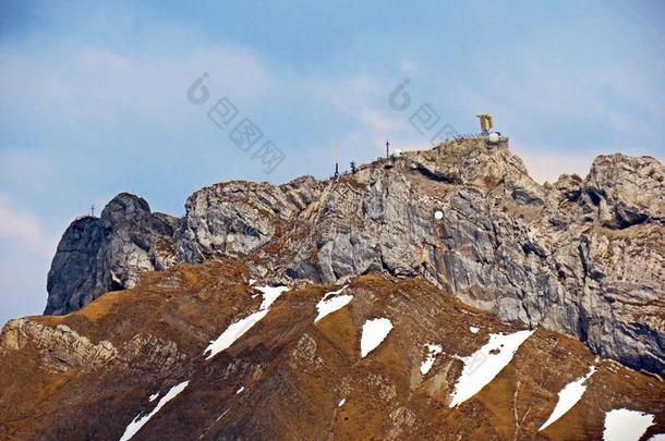 阿尔卑斯山的山峰关于埃塞尔采用指已提到的人来自瑞士的mounta采用范围关于皮拉图斯山和我