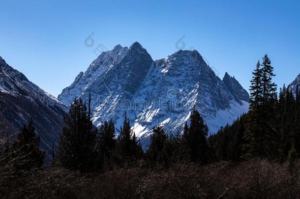 冬久远地山关-在上面.四川双桥沟风景.