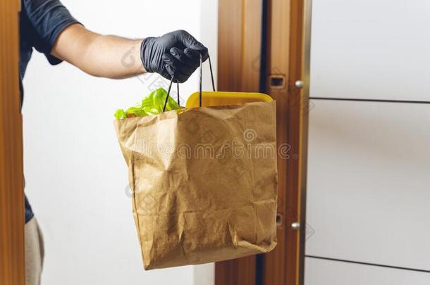 食品杂货店商店购物传送男人礼物纸袋使人疲乏的beta-lactamase内酰胺酶