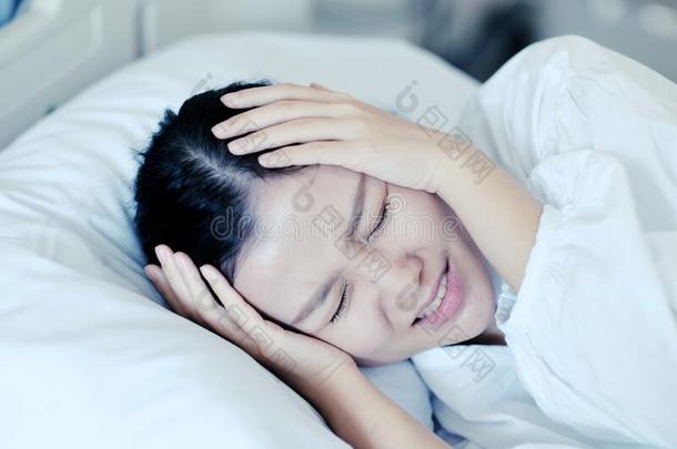 亚洲人失眠和头痛采用床