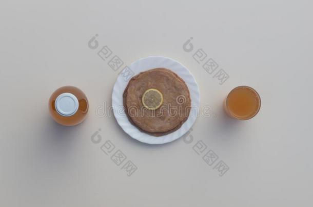 圆形的茶水蘑菇采用一gl一ss瓶子一nd一pl一te.