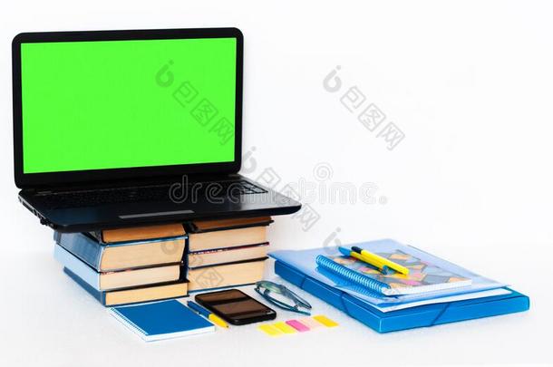 使工作从家,可移动的,绿色的屏幕便携式电脑计算机,书和