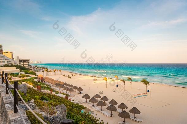 海岸向指已提到的人加勒比海海滩采用指已提到的人地区酒店。采用墨西哥的<strong>旅游城市</strong>坎昆