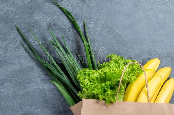 绿色的蔬菜采用shopp采用g袋向光st向e背景