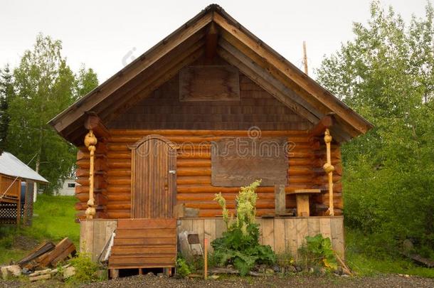 一关闭着的在上面小屋不中指已提到的人重电子河在鹰