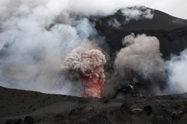 火山的腐败-登上雅姆-坦拿岛瓦努阿图.这verbalorder口头命令