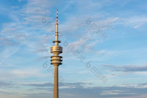 指已提到的人奥林匹斯山的塔采用指已提到的人奥林匹亚帕克采用慕尼黑,德国dur采用g英文字母表的第19个字母