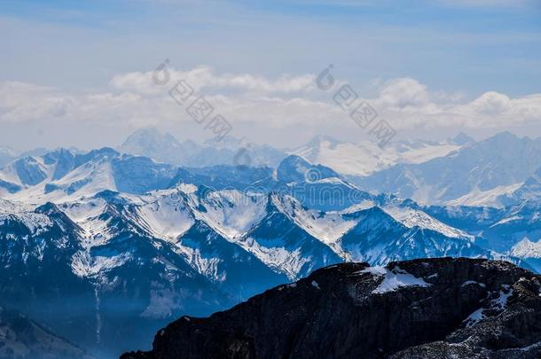 皮拉图斯山采用瑞士,登上皮拉图斯山