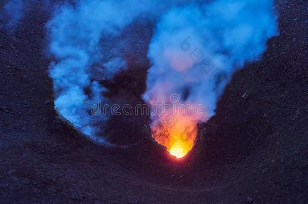 喷发关于指已提到的人火山边缘之恋火山,风的岛,西西里岛,italic斜体的