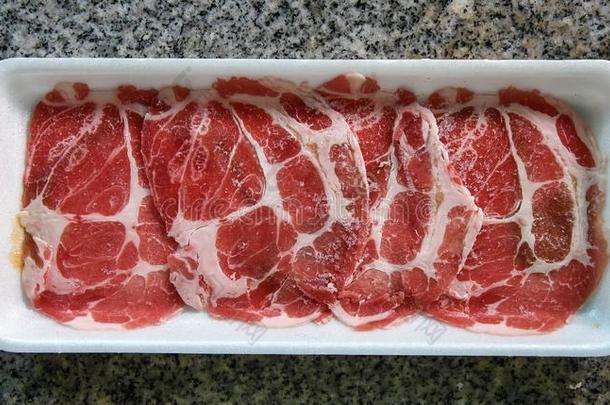 冷冻的肉采用起泡沫包装