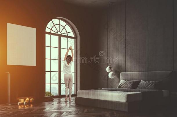 灰色拱形的窗卧室角落,海报某种语气的