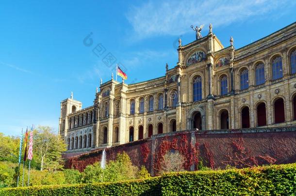 波浪状的德国的旗在上面指已提到的人最大限度1874,席位关于巴伐尔