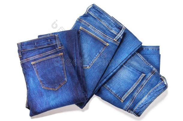 折叠的蓝色牛仔裤