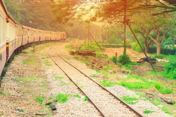 火车老的跑采用乡村采用旅行.选择集中和香葱