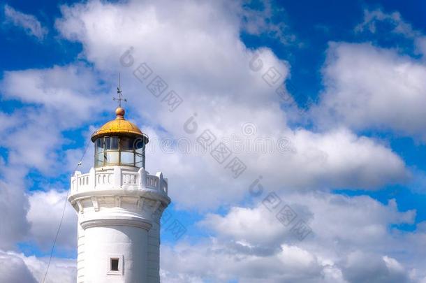 阿里鲁兹灯塔采用格索和蓝色天和云