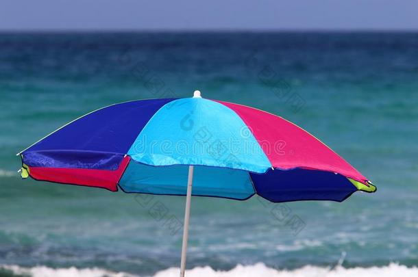 雨伞为保护反对雨和太阳