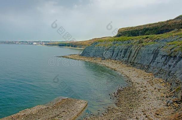 悬崖关于指已提到的人法国的蛋白石北方海海岸在近处布伦在来自古法语的英语中与super-同义meros部分
