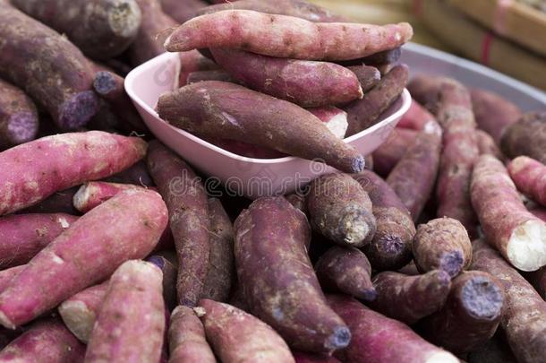 紫色的甜的薯蓣,甜的紫色的马铃薯