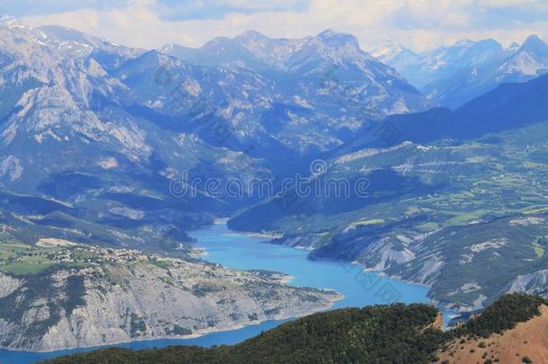 禁锢河采用指已提到的人豪特-阿尔卑斯山脉,法国
