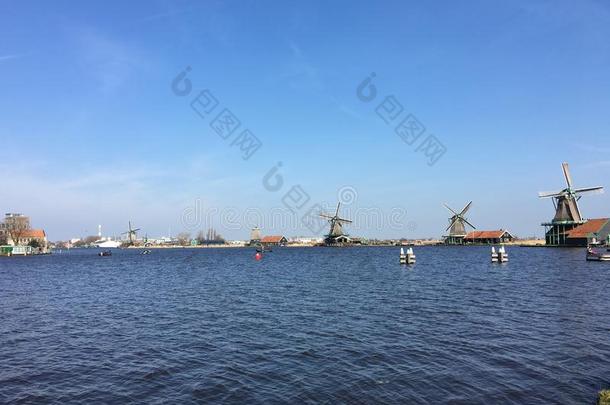 荷兰人的风车采用荷兰