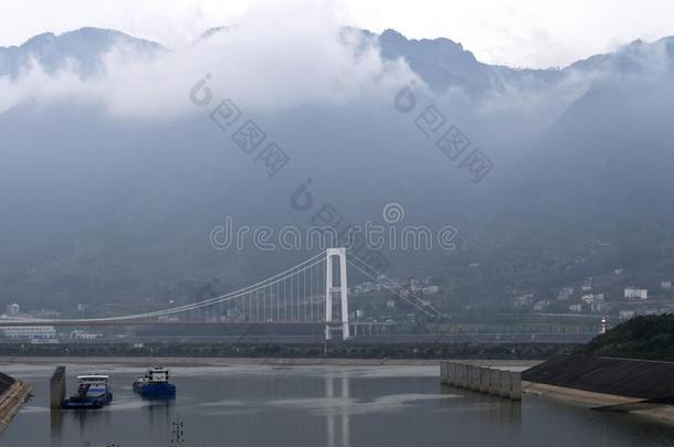 西陵扬子江河桥,中国.